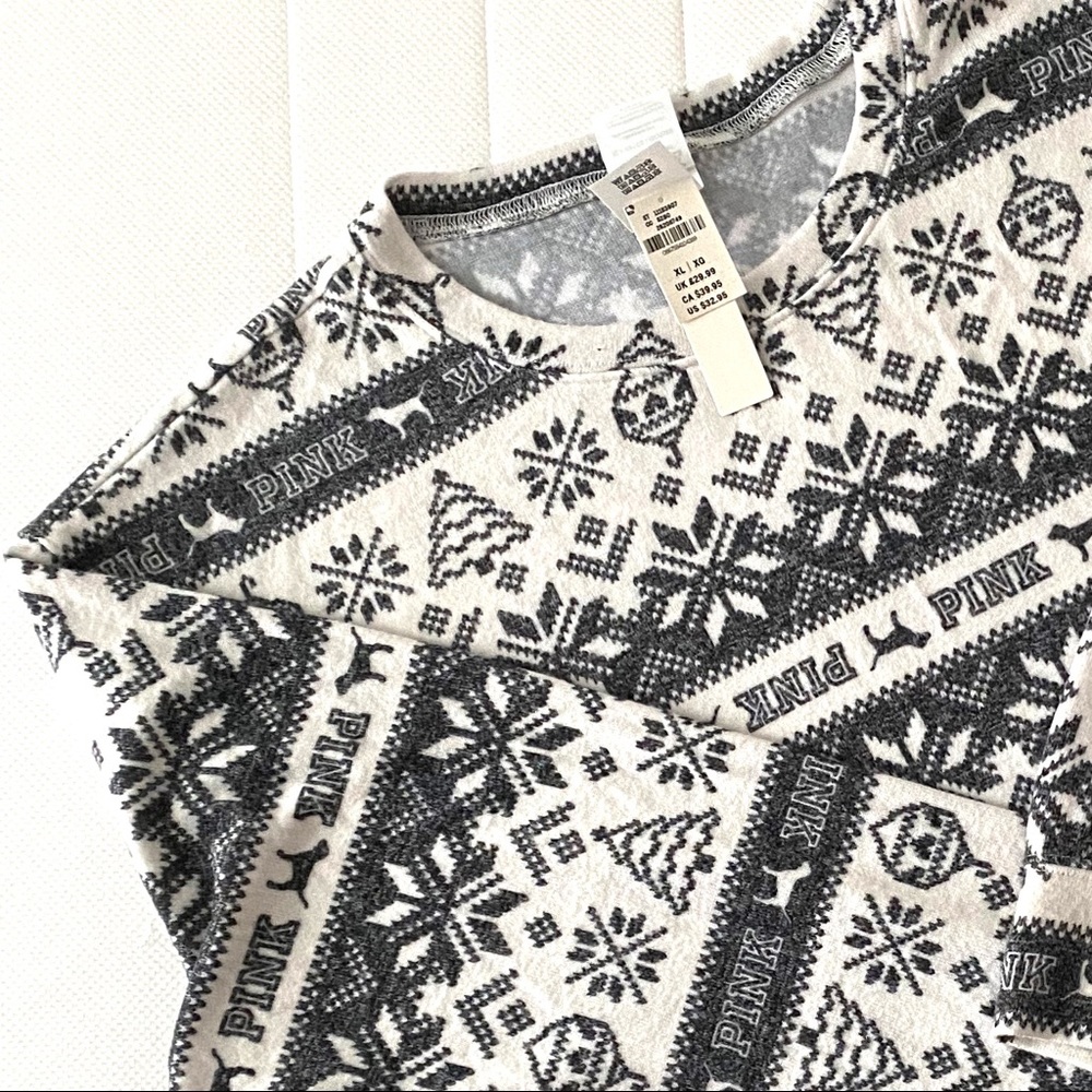 PINK Victoria’s Secret Cozy Holiday Sleep Top NWT - Picture 3 of 3